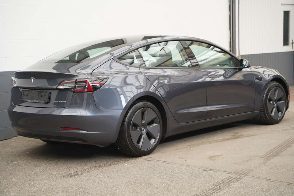Tesla Model 3 - Imagem 9