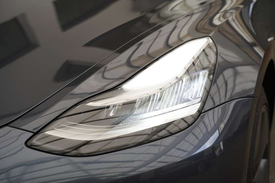 Tesla Model 3 - Imagem 9