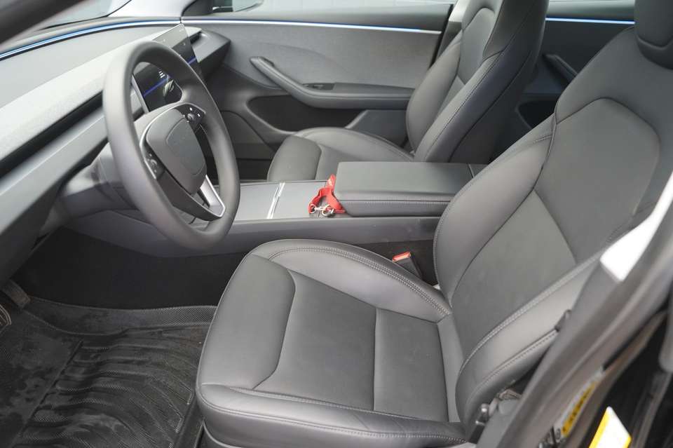 Tesla Model 3 - Imagem 9