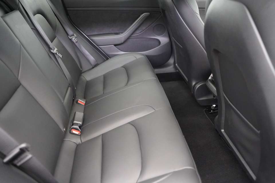 Tesla Model 3 - Imagem 11