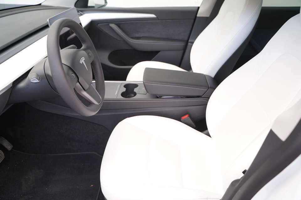 Tesla Model Y - Imagem 11