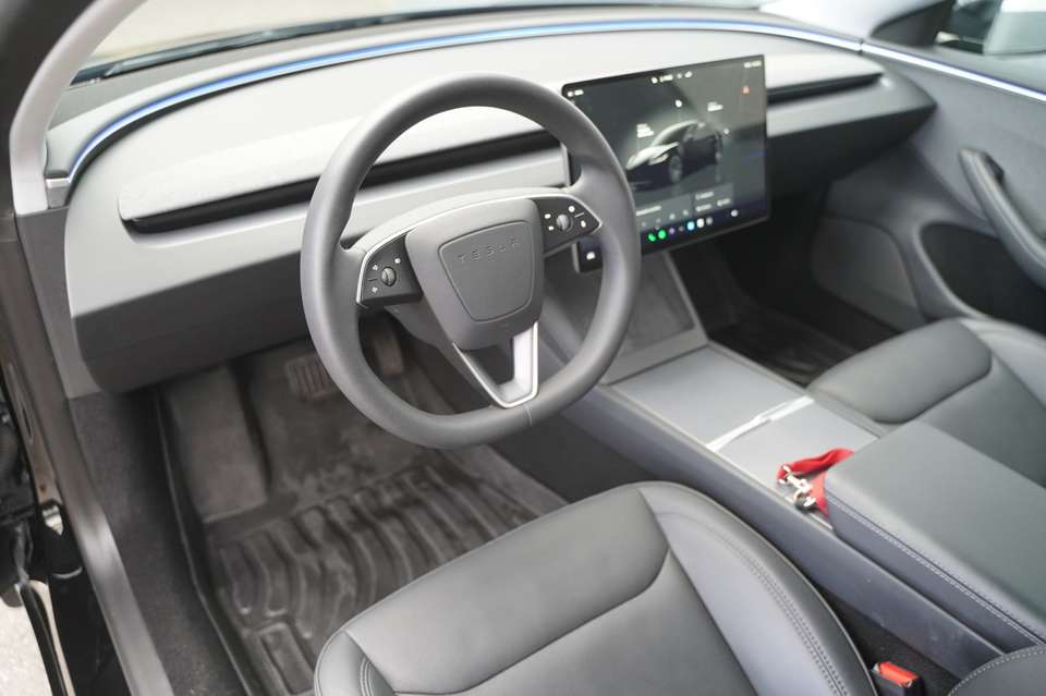 Tesla Model 3 - Imagem 10