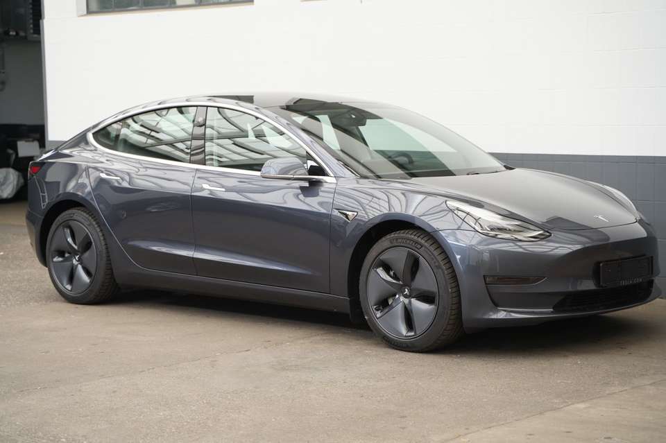 Tesla Model 3 - Imagem 12