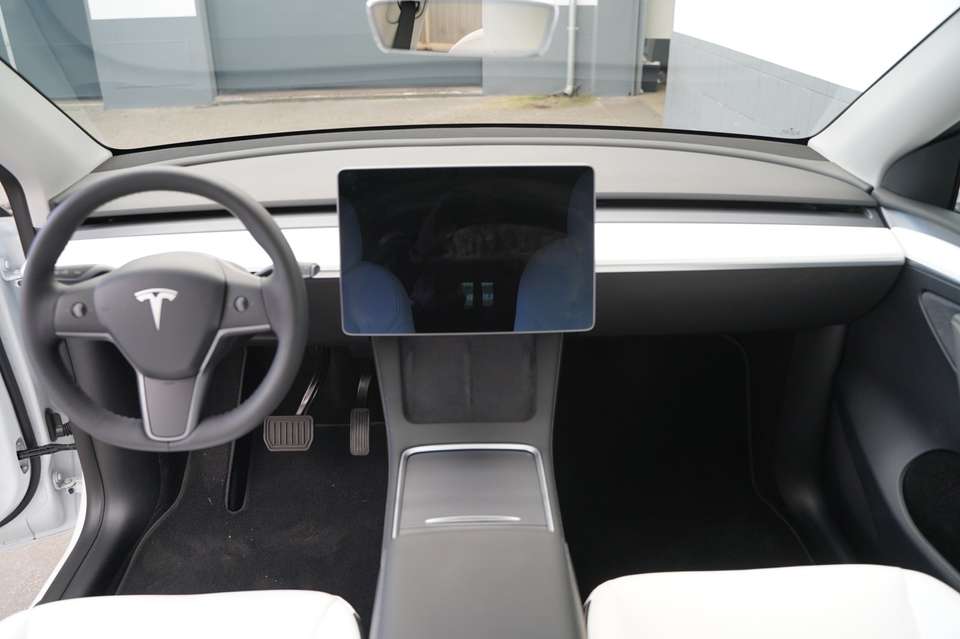 Tesla Model Y - Imagem 12