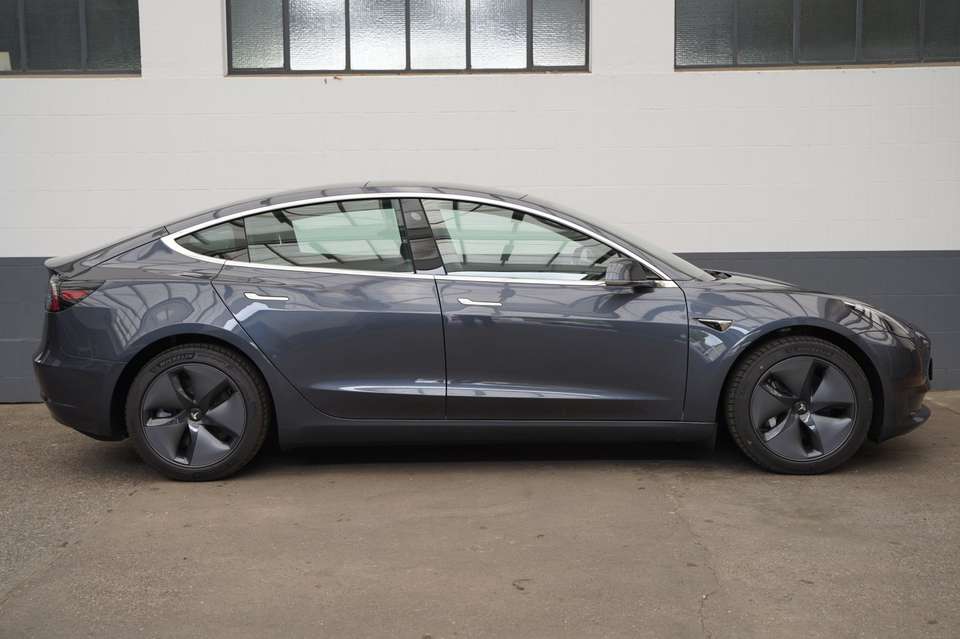 Tesla Model 3 - Imagem 13