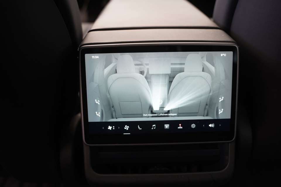 Tesla Model 3 - Imagem 13