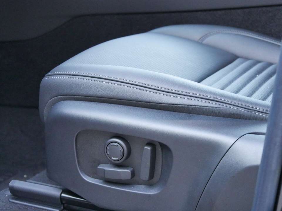 Land Rover Discovery Sport - Imagem 13