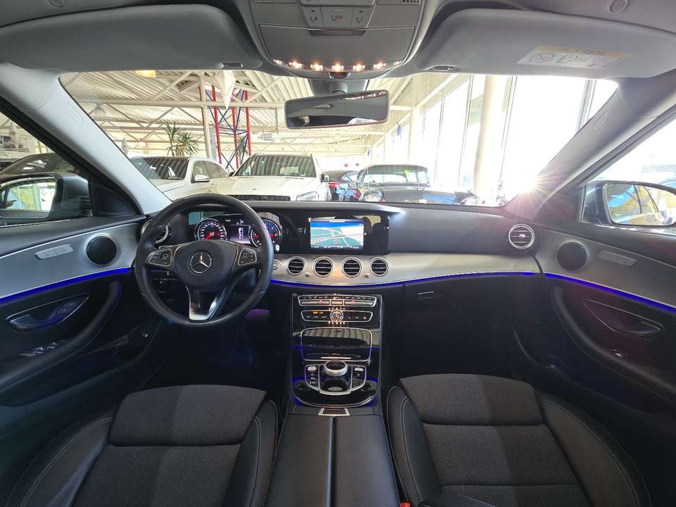 Mercedes-Benz E 220 - Imagem 4