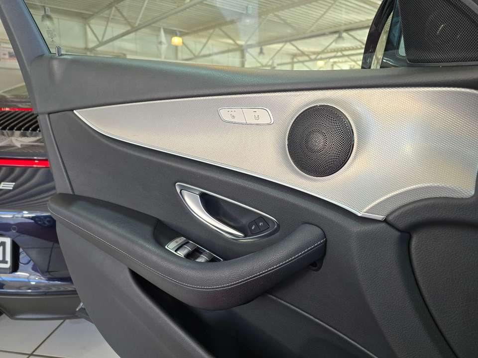 Mercedes-Benz E 220 - Imagem 11