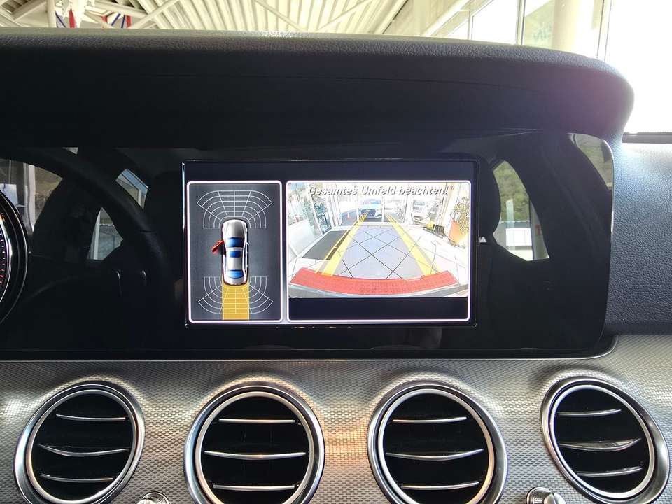 Mercedes-Benz E 220 - Imagem 12