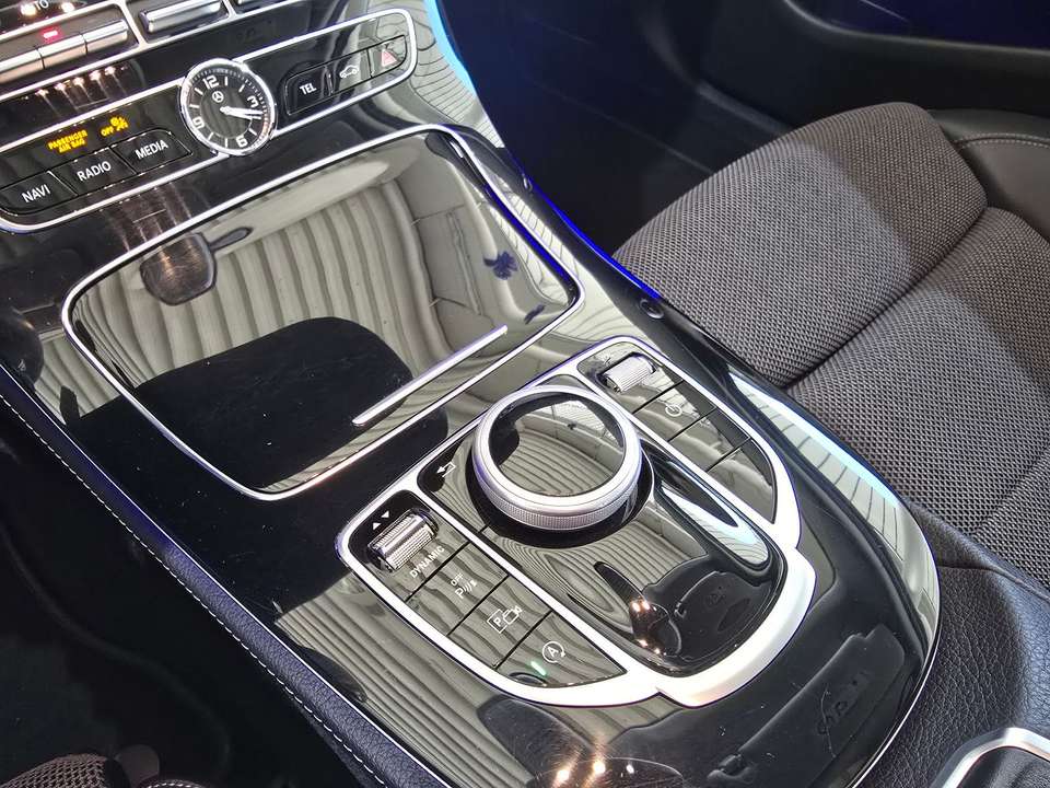 Mercedes-Benz E 220 - Imagem 14