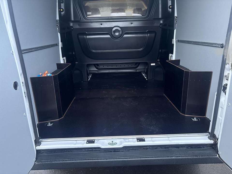 Opel Movano - Imagem 8