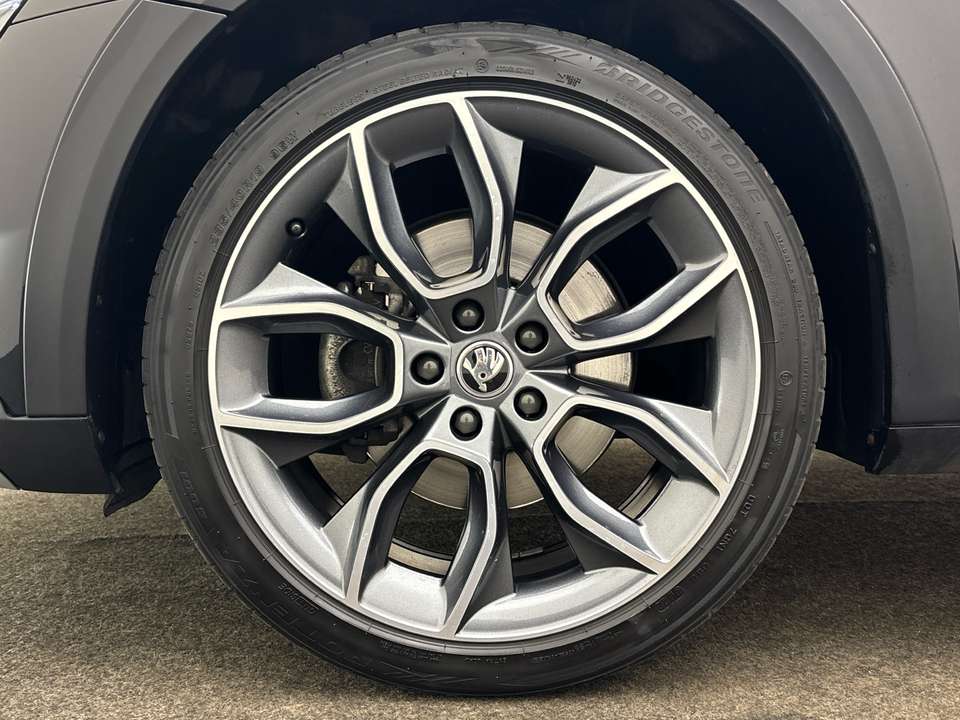 Skoda Superb - Imagem 7