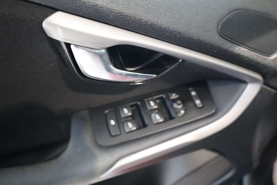 Volvo V40 - Imagem 11