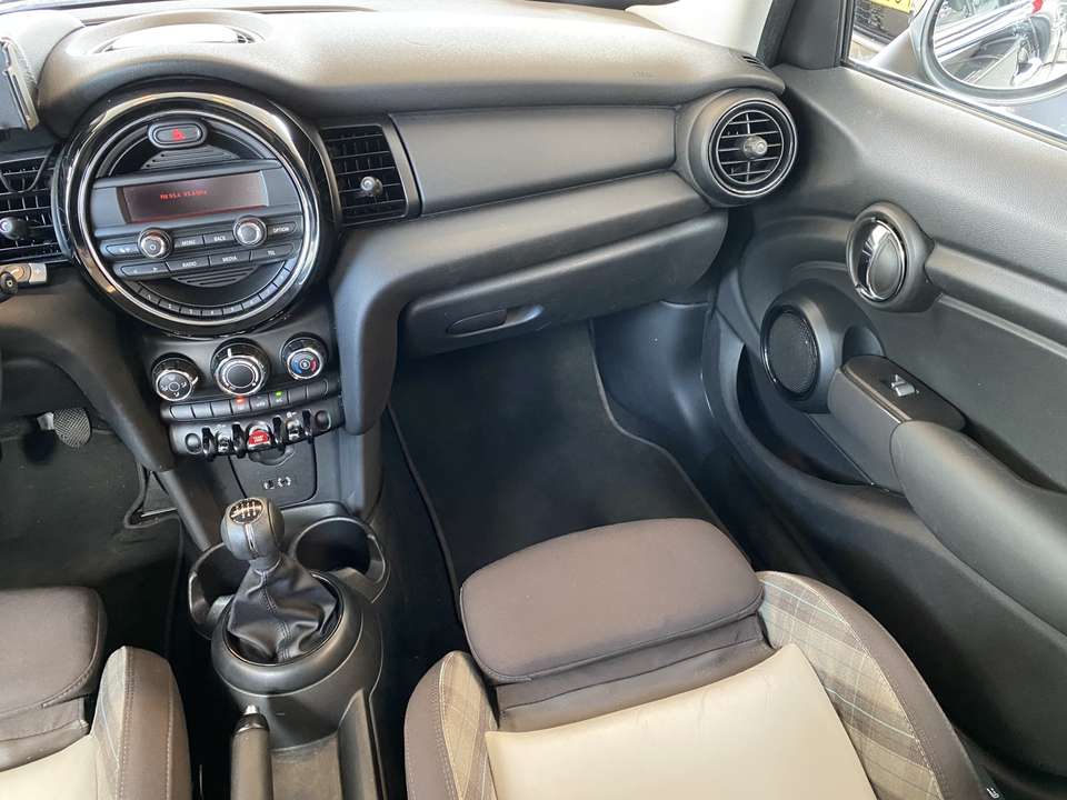 MINI One - Imagem 12