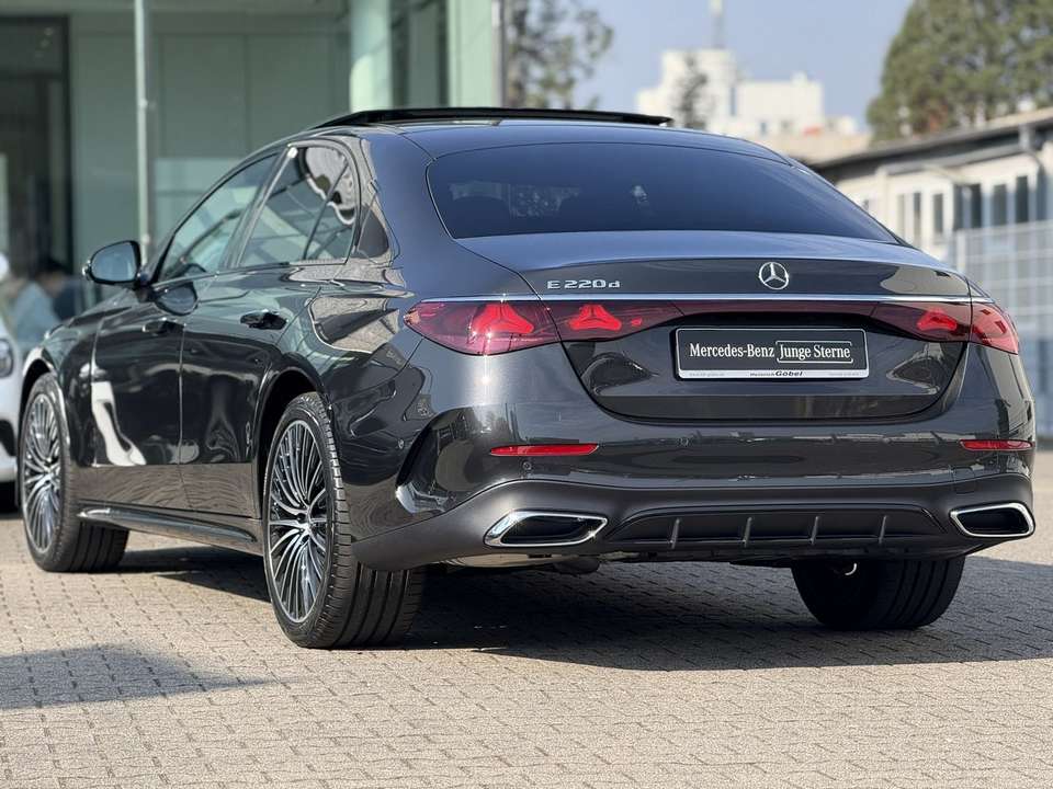 Mercedes-Benz E 220 - Imagem 5