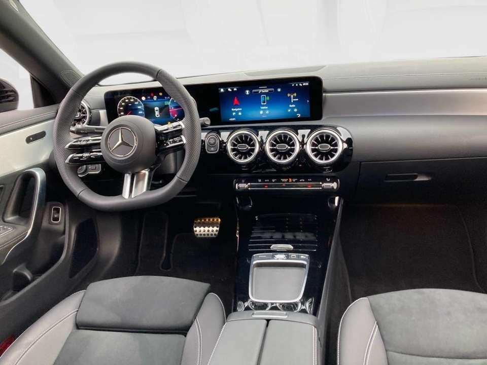 Mercedes-Benz CLA 220 - Imagem 8