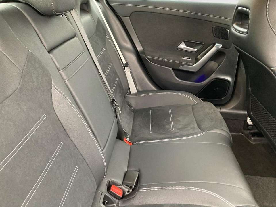 Mercedes-Benz CLA 220 - Imagem 9