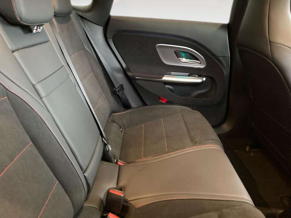 Mercedes-Benz CLA 200 - Imagem 9