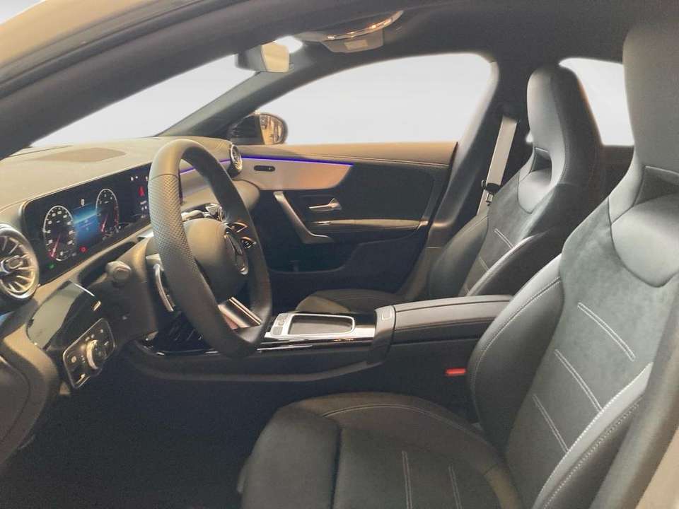 Mercedes-Benz CLA 200 - Imagem 11