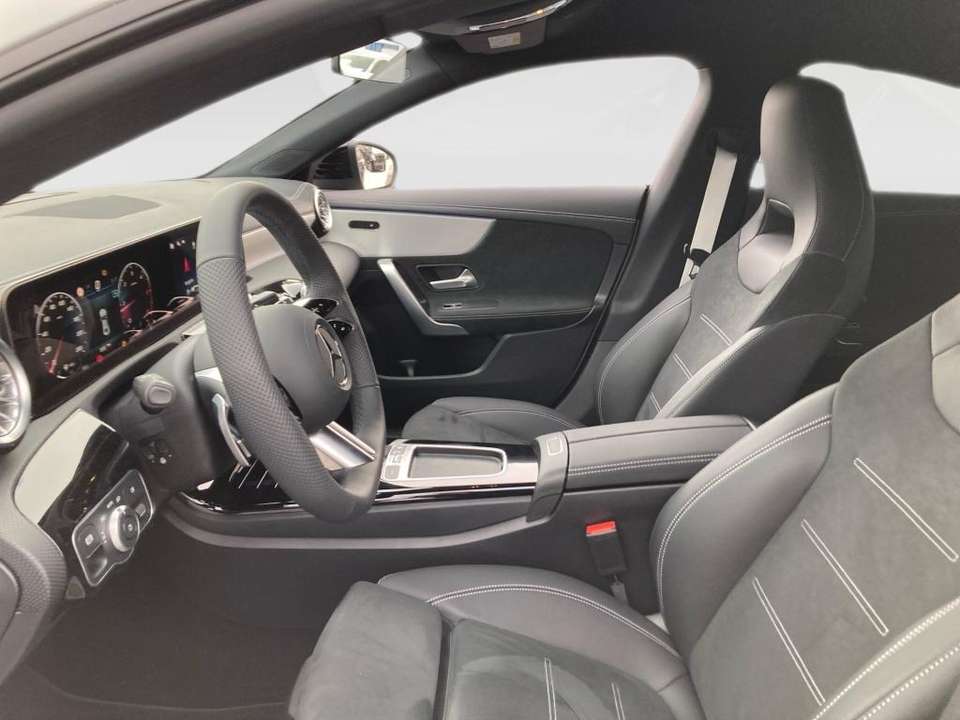 Mercedes-Benz CLA 220 - Imagem 11