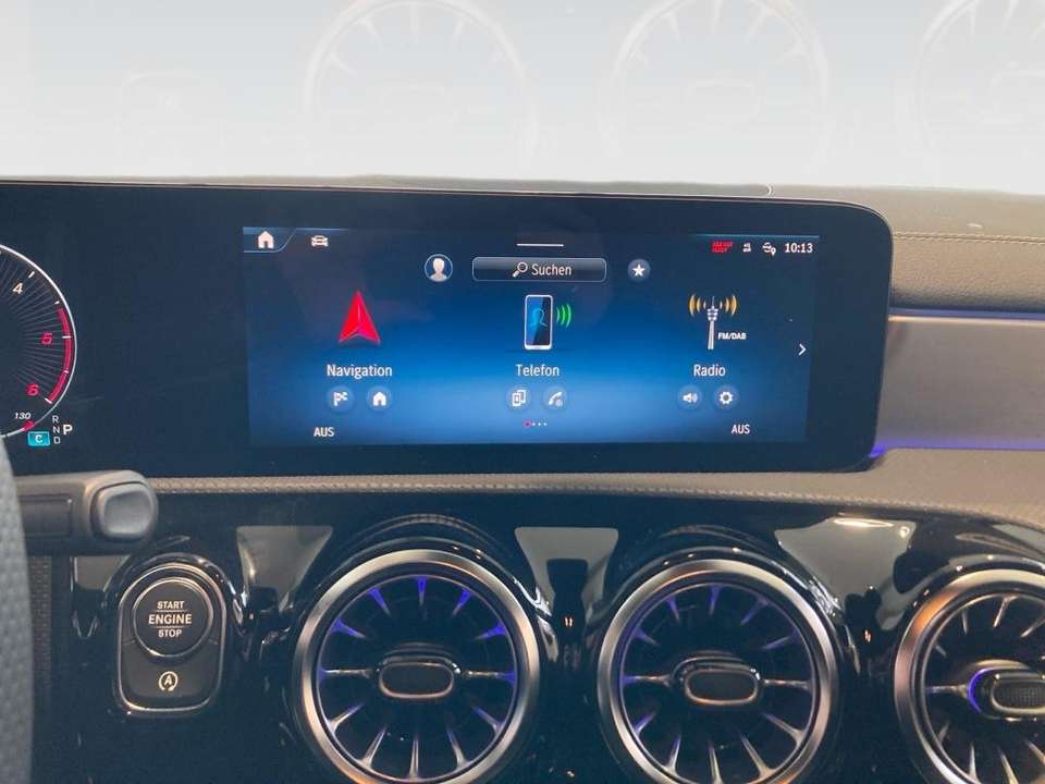 Mercedes-Benz CLA 200 - Imagem 13