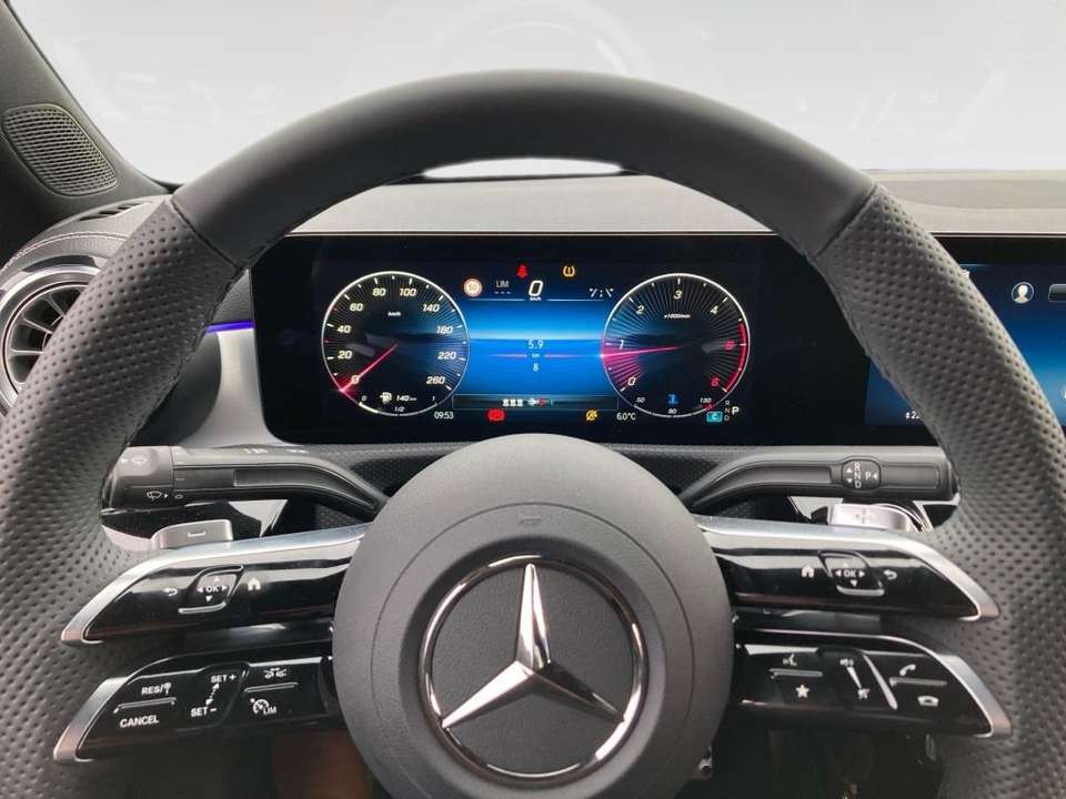 Mercedes-Benz CLA 220 - Imagem 12