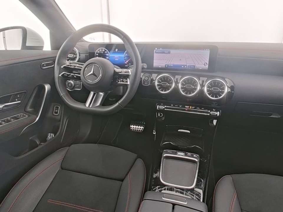 Mercedes-Benz CLA 180 - Imagem 8