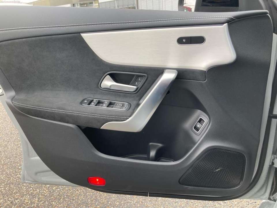 Mercedes-Benz CLA 220 - Imagem 15