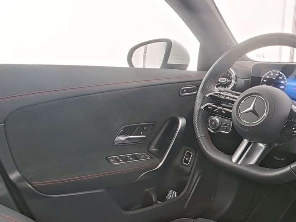 Mercedes-Benz CLA 180 - Imagem 10