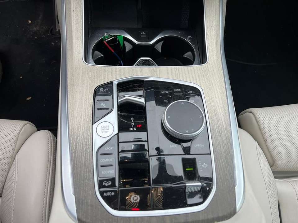 BMW X7 M - Imagem 11