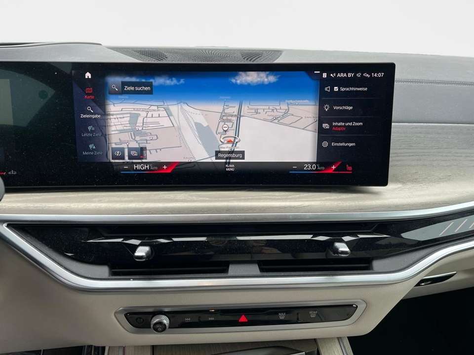 BMW X7 M - Imagem 12