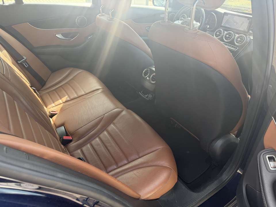 Mercedes-Benz C 220 - Imagem 8