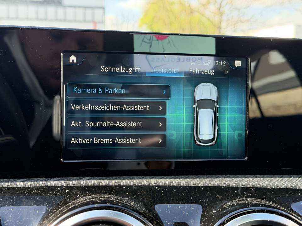 Mercedes-Benz CLA 200 - Imagem 12