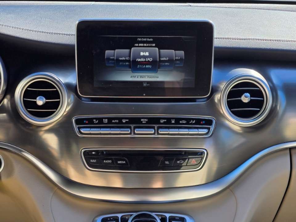 Mercedes-Benz V 250 - Imagem 13