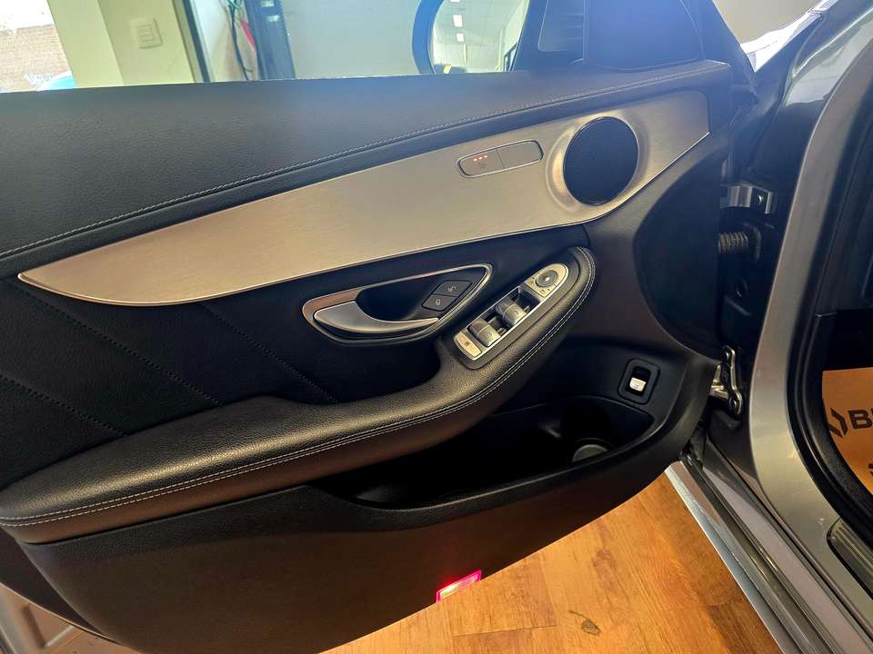 Mercedes-Benz C 200 - Imagem 11
