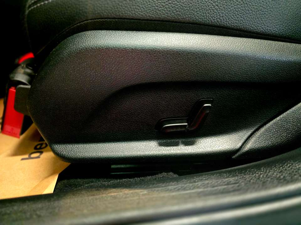 Mercedes-Benz C 200 - Imagem 13