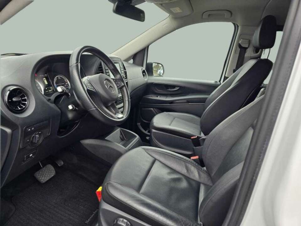 Mercedes-Benz EQE 43 - Imagem 5