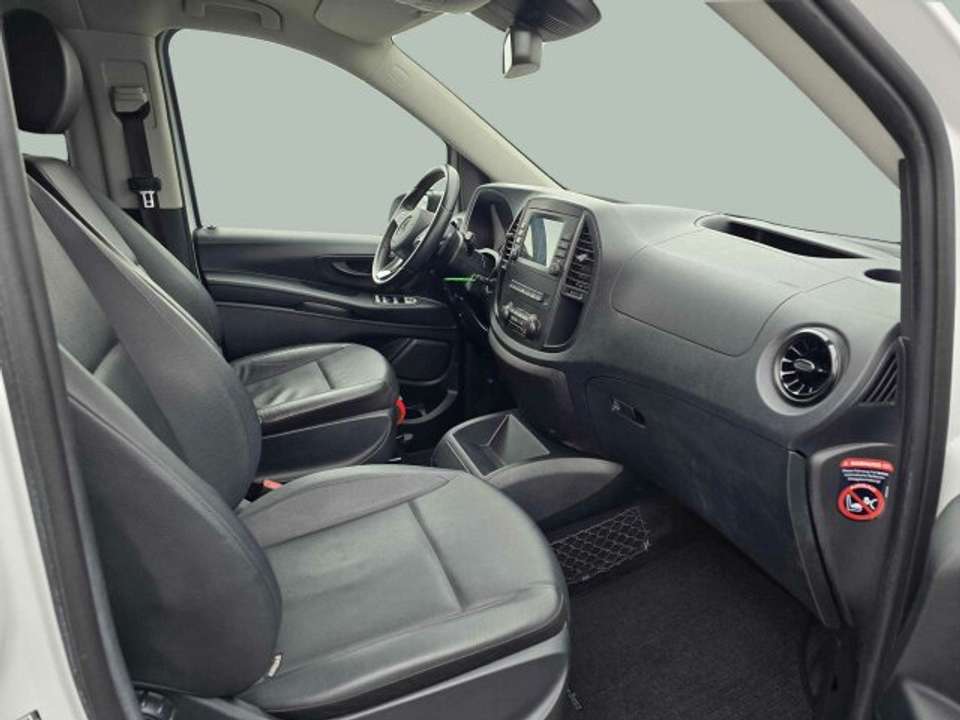 Mercedes-Benz EQE 43 - Imagem 6