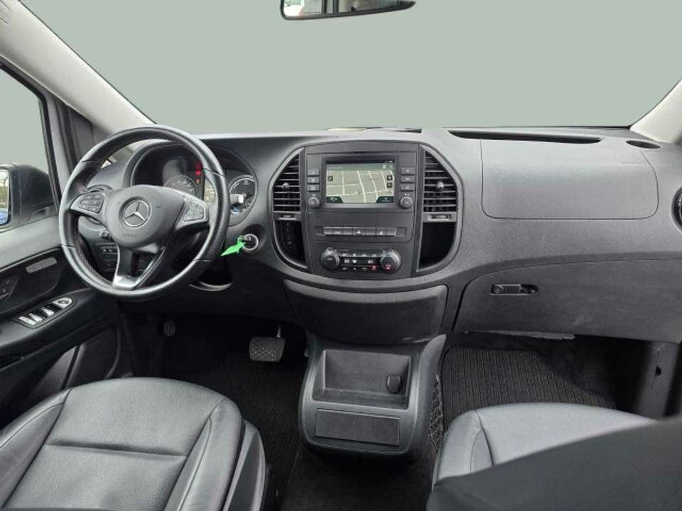 Mercedes-Benz EQE 43 - Imagem 8