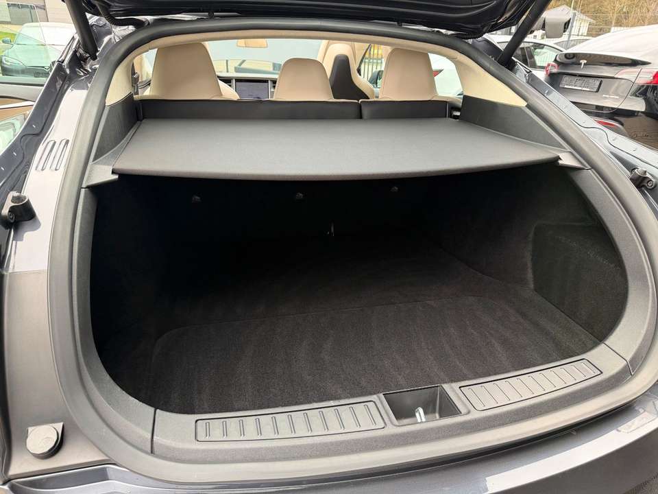 Tesla Model S - Imagem 4