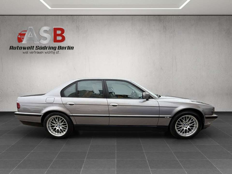 BMW 740 - Imagem 4