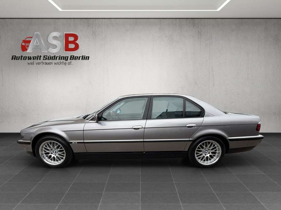 BMW 740 - Imagem 8