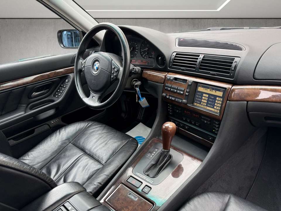 BMW 740 - Imagem 12