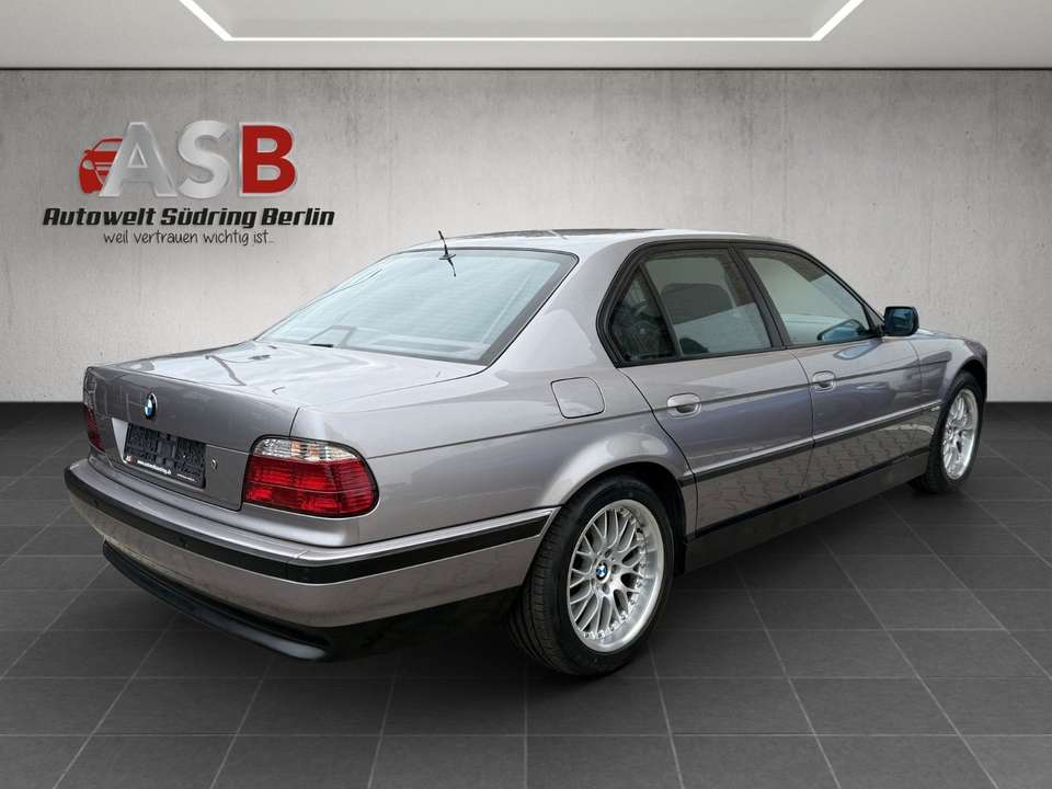 BMW 740 - Imagem 15