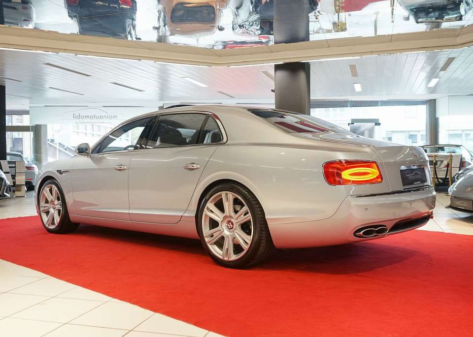 Bentley Flying Spur - Imagem 7
