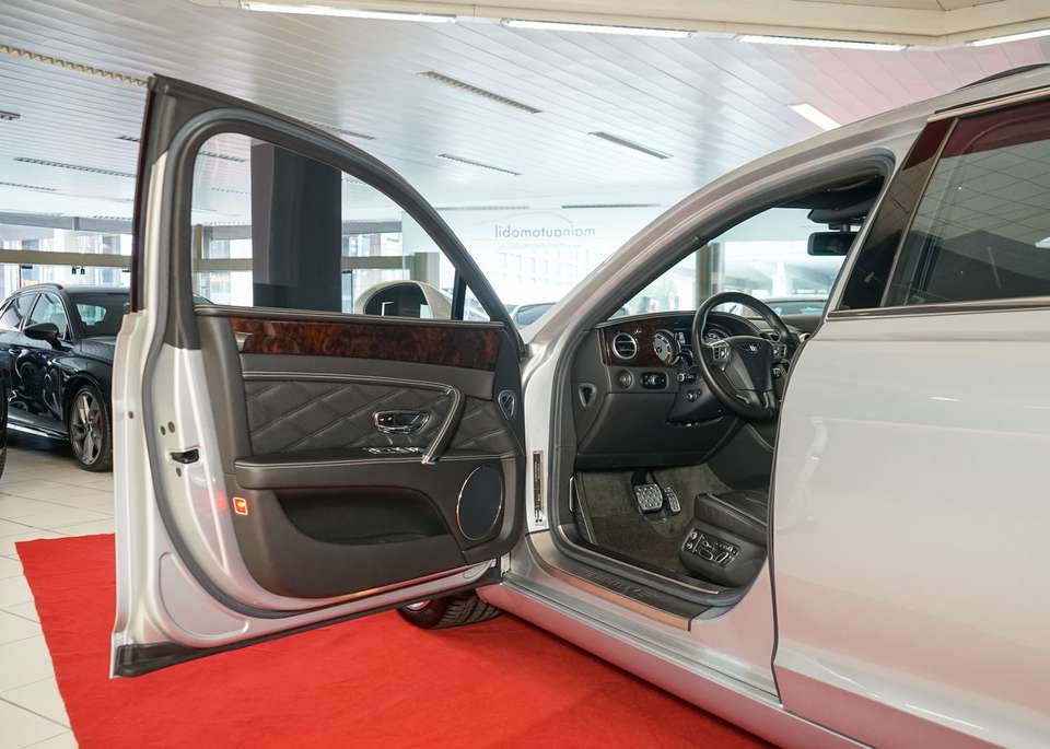 Bentley Flying Spur - Imagem 16