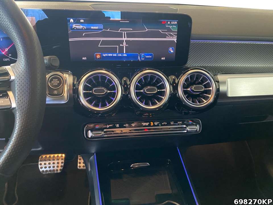 Mercedes-Benz GLB 200 - Imagem 12