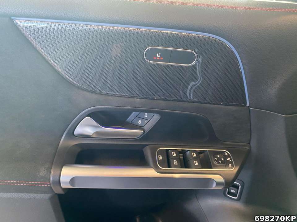 Mercedes-Benz GLB 200 - Imagem 14