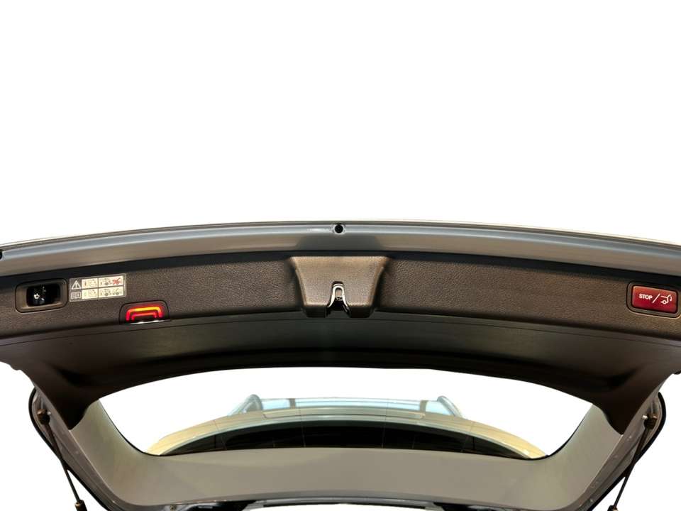 Mercedes-Benz C 200 - Imagem 14